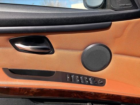 Used 2013 BMW 328i Convertible image 32