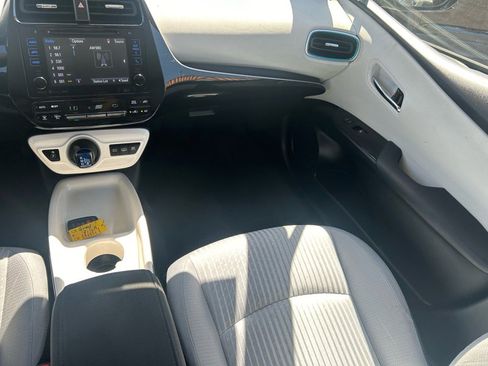 Used 2017 Toyota Prius Prime Premium image 13