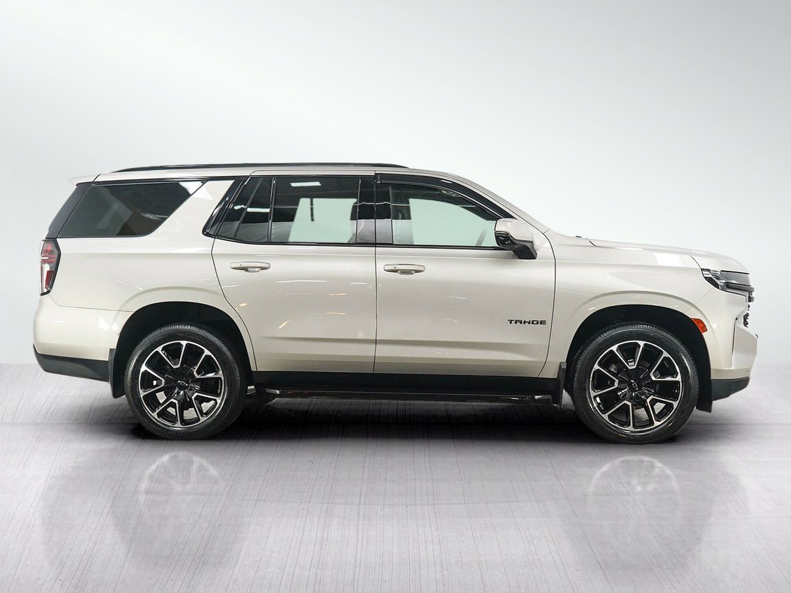 Used 2024 Chevrolet Tahoe RST w/ Luxury Package AWD/4WD image 6