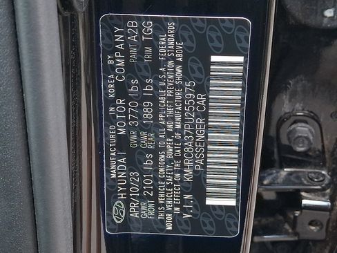 Certified 2023 Hyundai Venue SEL FWD image 27