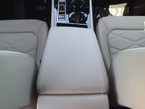 New 2026 Volkswagen Atlas SE image 13