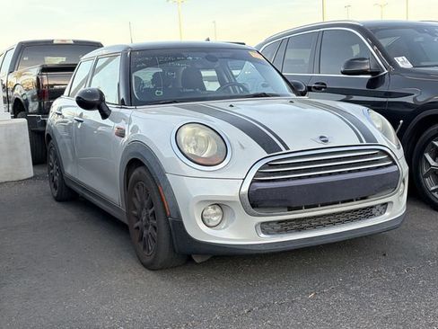 Used 2016 MINI Cooper 4-Door Hardtop image 3