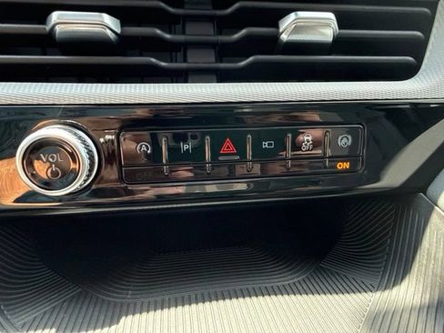 New 2026 Ford Explorer Active w/ Active Comfort Package AWD/4WD image 17