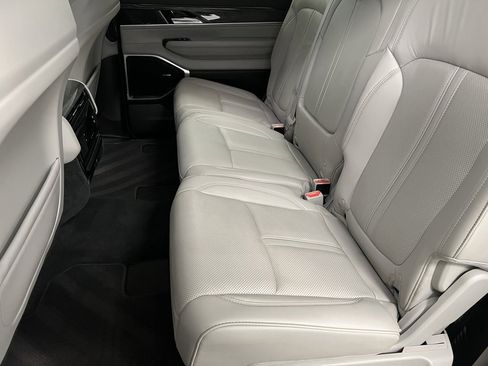 Used 2022 Jeep Wagoneer Series II image 51