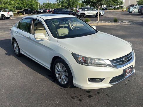 Used 2015 Honda Accord Touring image 7