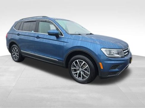 Used 2020 Volkswagen Tiguan SE w/ Panoramic Sunroof Package image 1