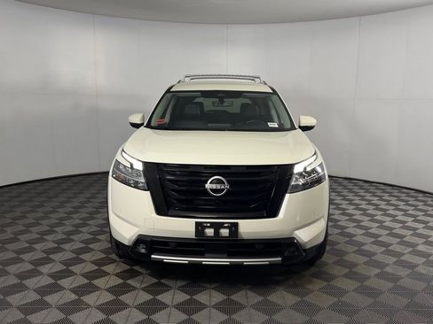 Used 2023 Nissan Pathfinder SL FWD image 5