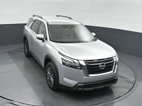 Used 2024 Nissan Pathfinder SV AWD/4WD image 40