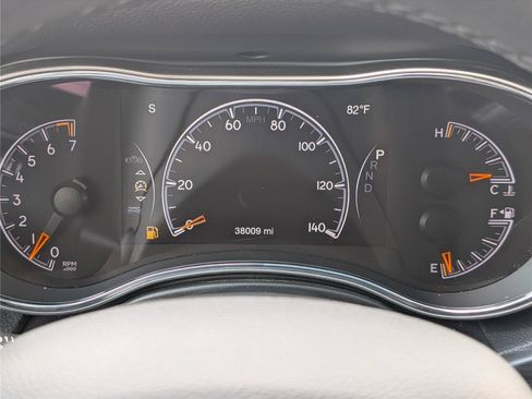 Used 2020 Jeep Grand Cherokee Altitude AWD/4WD image 32