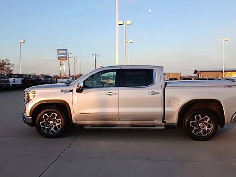 Used 2022 GMC Sierra 1500 SLT w/ SLT Premium Plus Package image 5