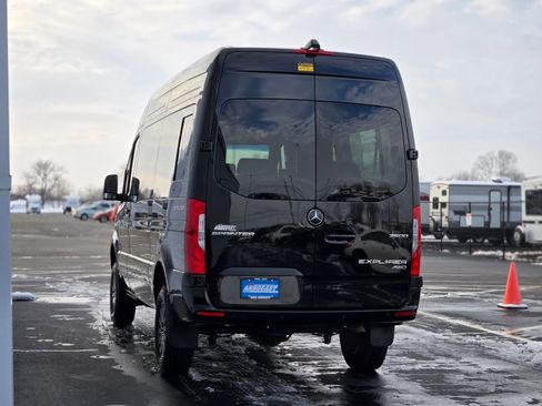 Used 2024 Mercedes-Benz Sprinter 2500 image 14