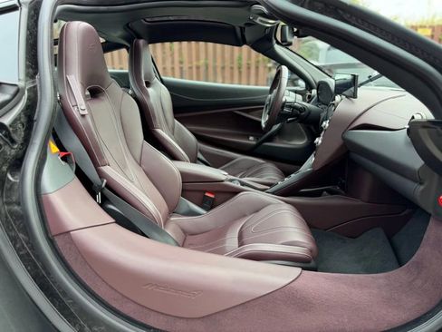 Used 2018 McLaren 720S image 30