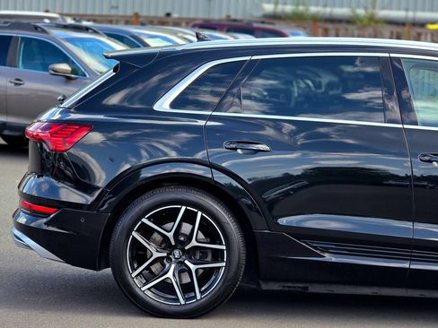 Used 2019 Audi e-tron Premium Plus AWD/4WD image 14