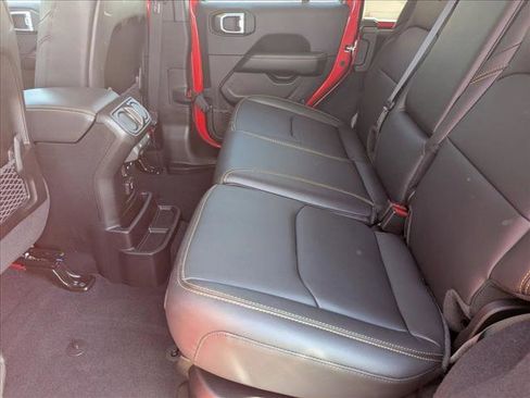 Used 2024 Jeep Wrangler Unlimited Sahara w/ Safety Group AWD/4WD image 17