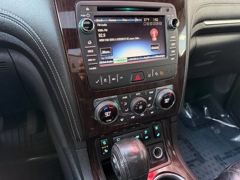Used 2017 Chevrolet Traverse Premier image 12