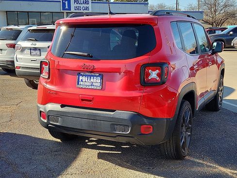 Used 2022 Jeep Renegade Latitude w/ Convenience Group image 3