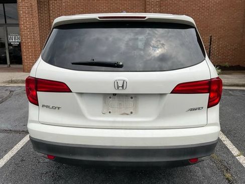 Used 2018 Honda Pilot EX image 4