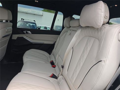 Certified 2025 BMW X7 M60i AWD/4WD image 12