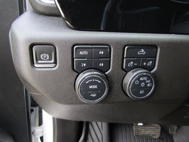 Used 2023 Chevrolet Silverado 1500 RST AWD/4WD image 21