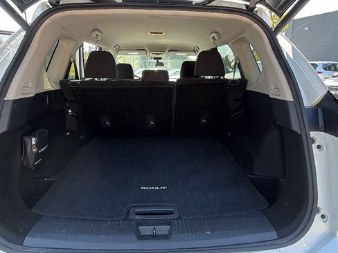 Used 2024 Nissan Rogue SV AWD/4WD image 13