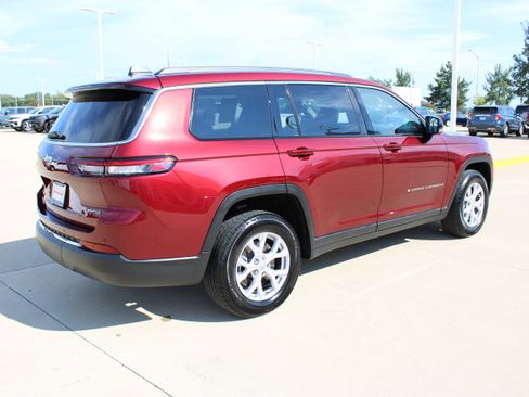 Used 2021 Jeep Grand Cherokee L Limited AWD/4WD image 7