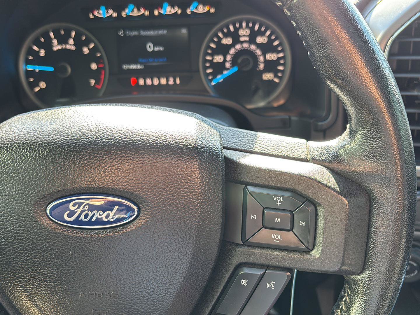 Used 2017 Ford F150 XLT w/ Equipment Group 302A Luxury AWD/4WD image 19