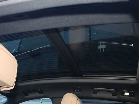 Certified 2025 Porsche Macan image 26