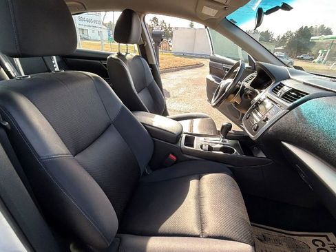 Used 2017 Nissan Altima 2.5 SR image 44