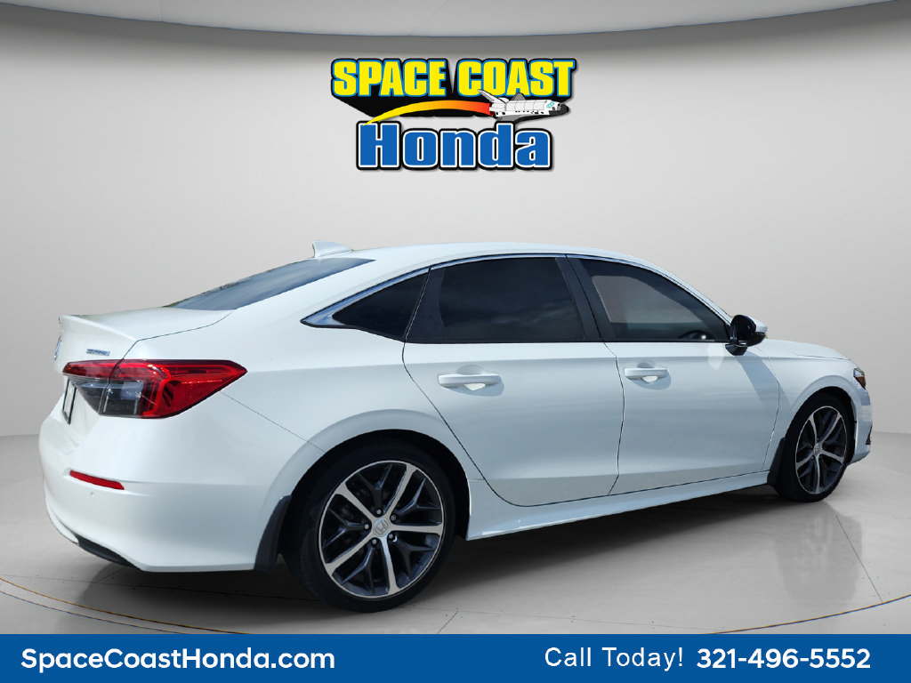 Used 2024 Honda Civic Touring image 3
