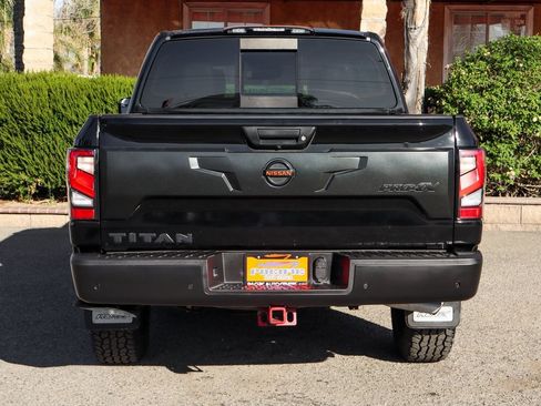 Used 2021 Nissan Titan PRO-4X w/ Pro-4x Convenience Package image 7