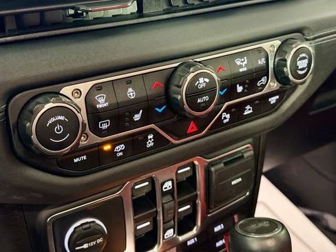 Used 2024 Jeep Wrangler Rubicon 392 image 16