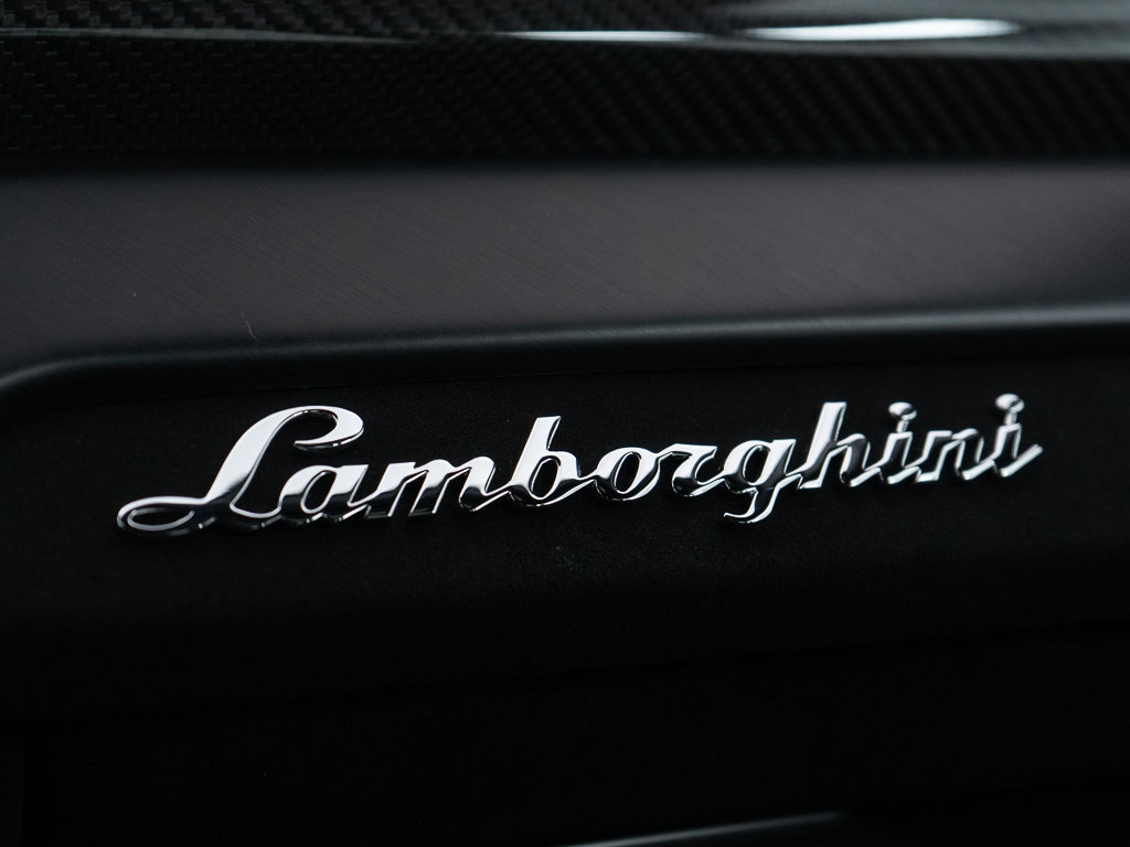 Used 2024 Lamborghini Urus Performante AWD/4WD image 40