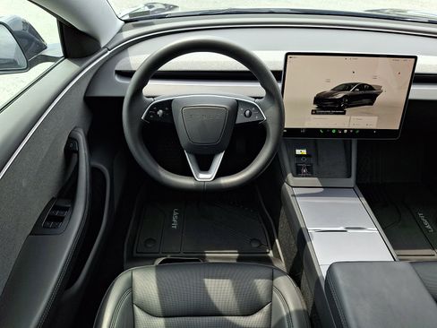 Used 2024 Tesla Model 3 Standard Range RWD image 13
