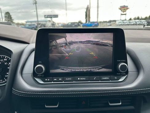 Used 2023 Nissan Rogue S image 25