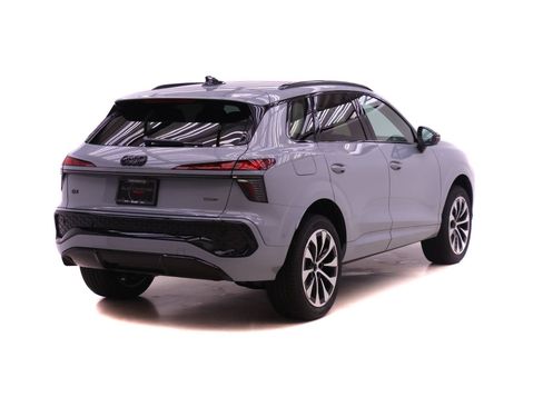 New 2026 Audi Q3 quattro 2.0T AWD/4WD image 4