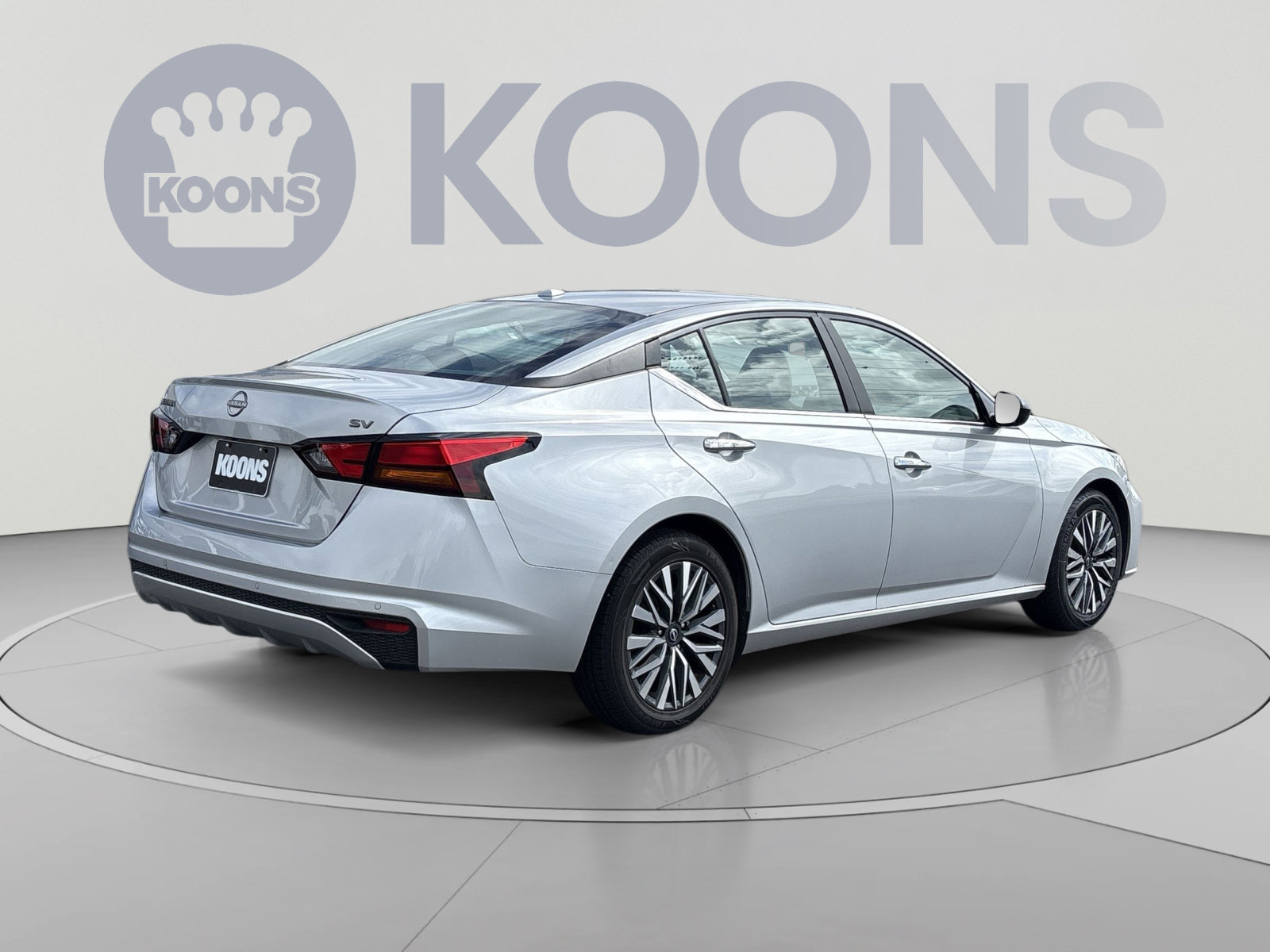 Used 2024 Nissan Altima 2.5 SV FWD image 7