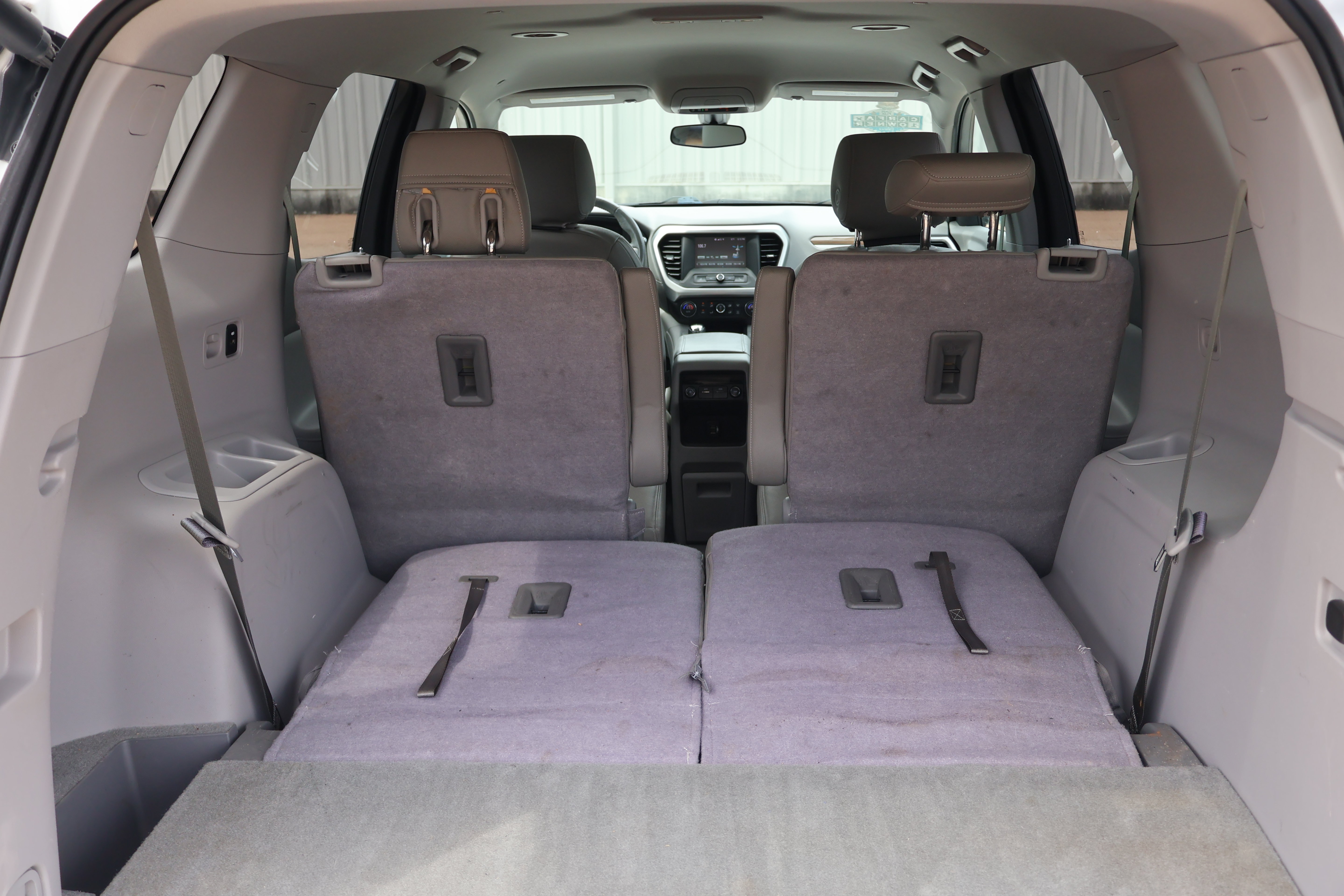 Used 2019 GMC Acadia SLE FWD image 16