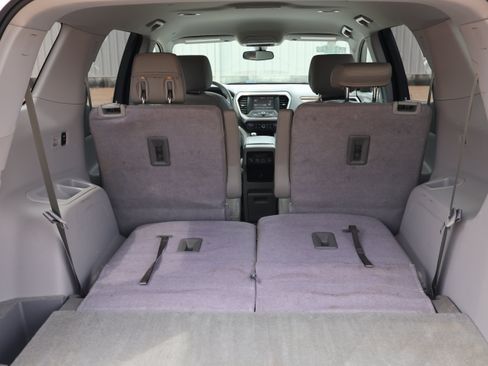 Used 2019 GMC Acadia SLE FWD image 16