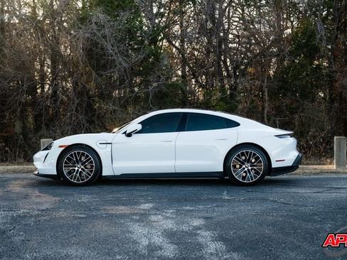 Used 2022 Porsche Taycan image 46