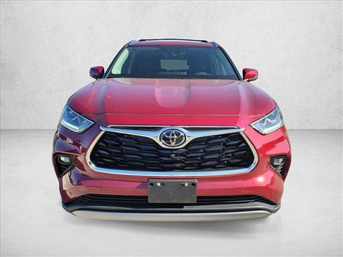 Used 2026 Toyota Highlander Platinum AWD/4WD image 2