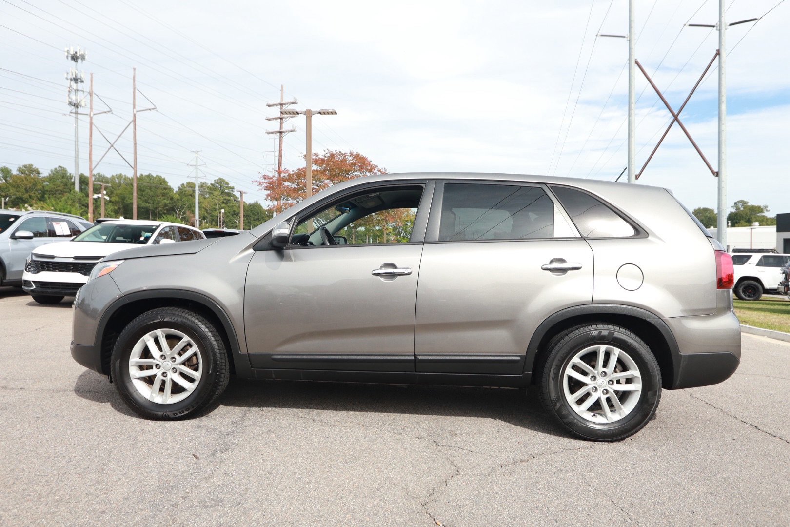 Used 2015 Kia Sorento LX FWD image 2