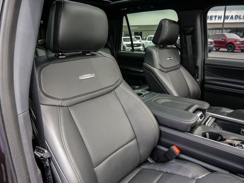 Used 2025 Ford Expedition Max Platinum w/ Stealth Appearance Package AWD/4WD image 18