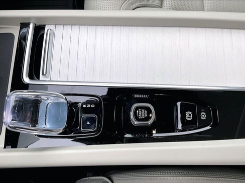 New 2026 Volvo XC60 B5 Ultra w/ Climate Package PRO image 10