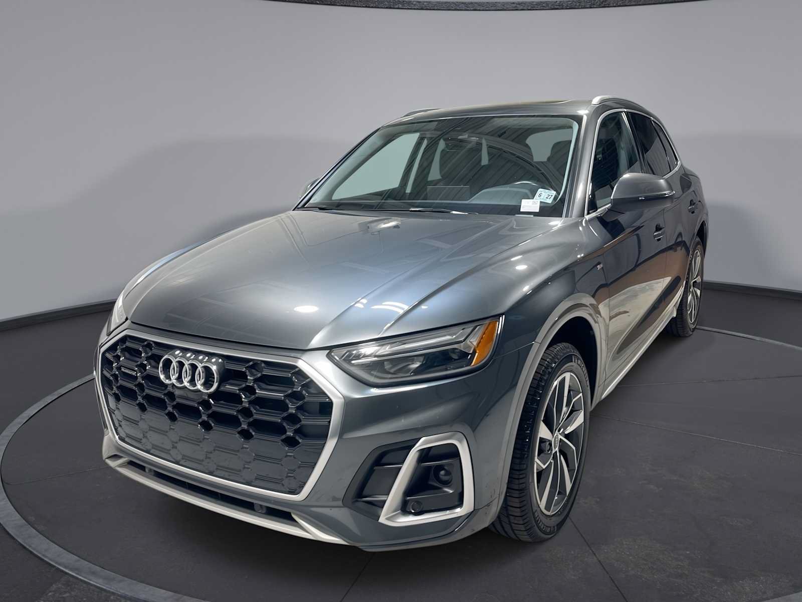 Used 2022 Audi Q5 2.0T Premium Plus w/ Premium Plus Package AWD/4WD image 1