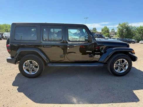 Used 2018 Jeep Wrangler Unlimited Sahara AWD/4WD image 7