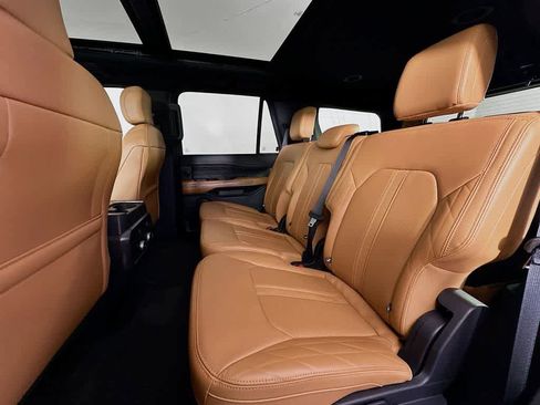 Certified 2023 Ford Expedition Platinum image 14