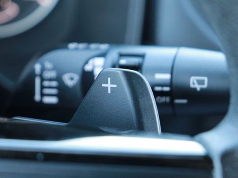 Used 2023 Nissan Rogue SV image 21