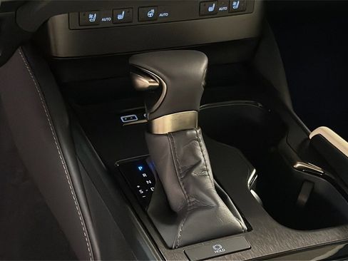 Certified 2025 Lexus ES 350 w/ Premium Package image 21