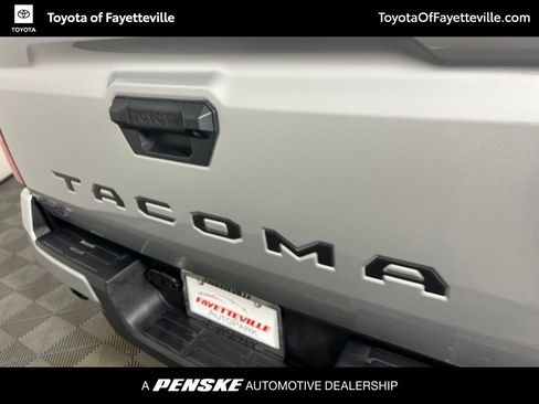 Certified 2024 Toyota Tacoma SR5 AWD/4WD image 12