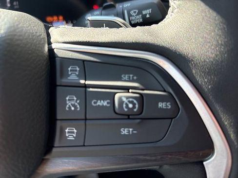 New 2025 Jeep Grand Cherokee Limited w/ Black Appearance Package image 21